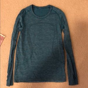 Teal lululemon Swiftly tee in size 12